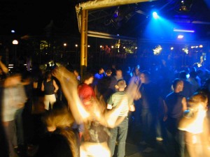 Bars and clubs are adding jobs steadily. (Photo by Picture-Newsletter.com)